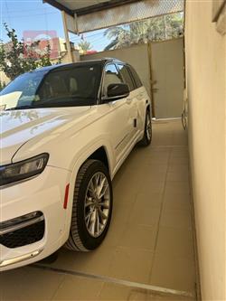 جیپ گراند شیرۆکی